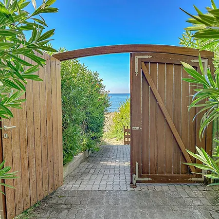 Zaffiro - 2 Mins From The Sea